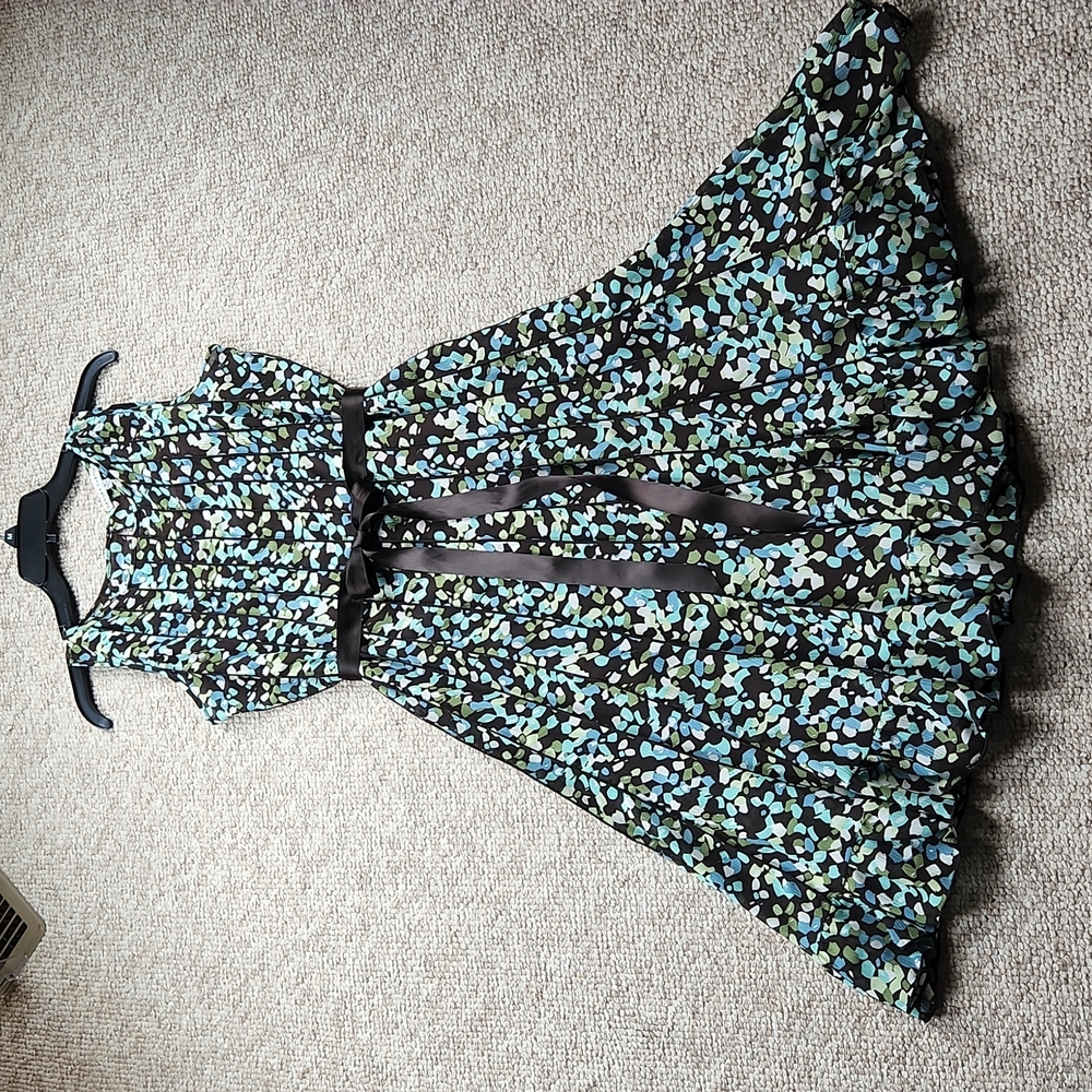 IEC Sleeveless Flowy Dress Size M